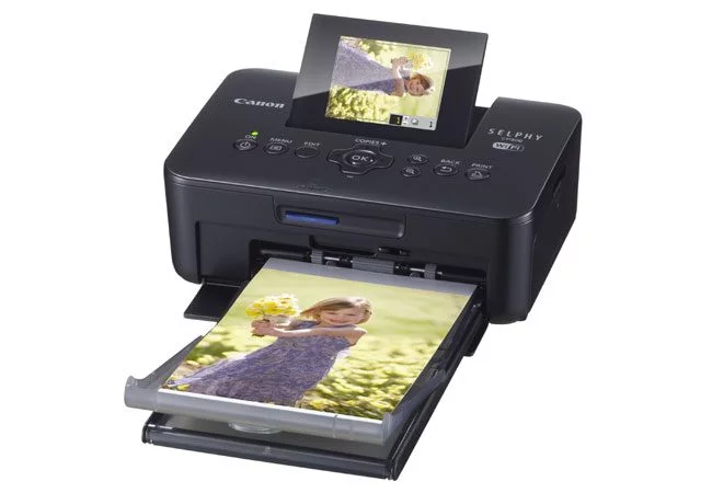 Canon Selphy CP900 ofera cateva functii suplimentare pentru printarea foto