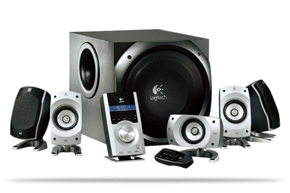 Logitech Z5500 Digital arata bine, chiar daca e pe piata de cativa ani buni Logitech Z5500 Digital arata bine, chiar daca e pe piata de cativa ani buni