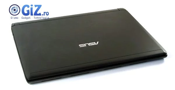 asus-u36-j-4 Constructia si designul sunt cu siguranta unele dintre punctele forte ale acetui notebook