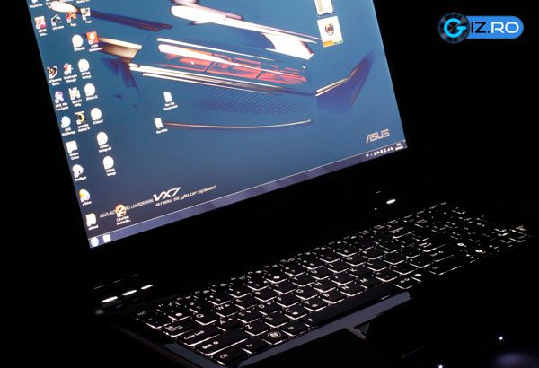 asus-vx7-6 Tastatura este iluminata