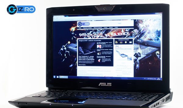 asus-vx7-8 Ecranul ofera rezolutie Full HD si unghiuri de vizibilitate destul de slabute