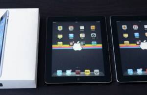 iPad 2 (centru) vs iPad 3 (dreapta)
