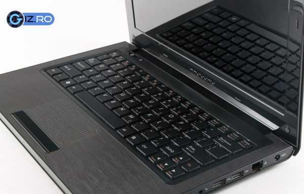 interior Plastic mat pentru palm rest si lucios pentru marginea din jurul ecranului