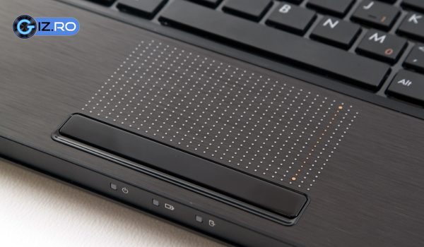 trackpad TrackPad-ul este bunisor, desi nu ofera gesturi multi-touch