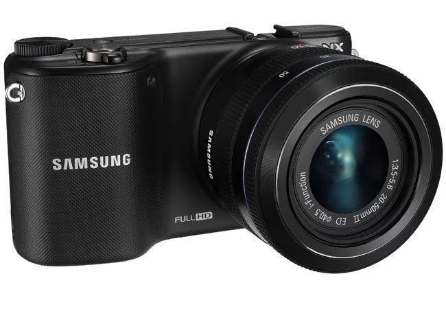 Obiectivele unui mirrorless sunt interschimbabile, insa oferta este destul de saraca