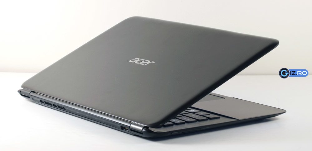 exterior1 Pretul de peste 5000 de lei plaseaza Acer-ul S5 in compania unor portabile selecte