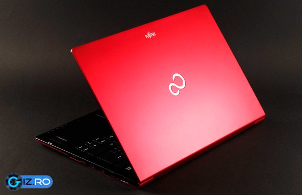 Fujitsu U772: un ultrabook bun, cu mici lucruri ce pot fi imbunatatite