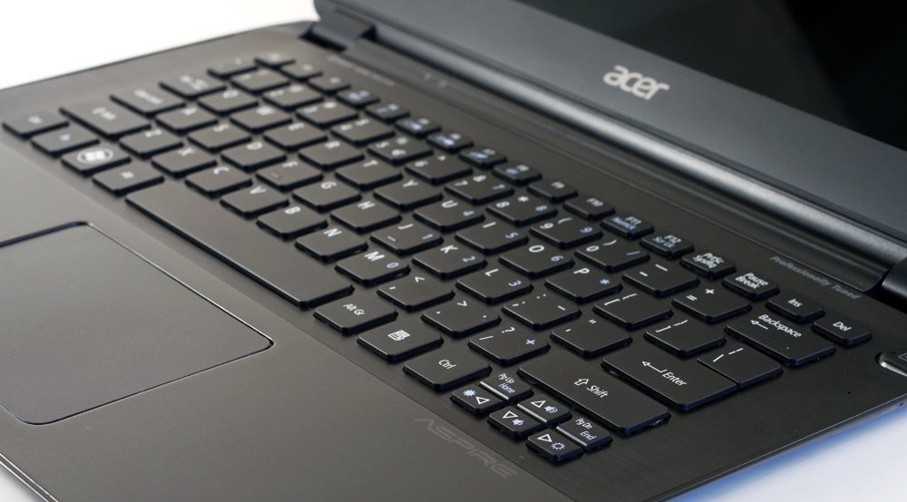 interior1 Desi impresioneaza prin aspect si performante, Acer-ul S5 dezamageste atunci cand vorbim de multe aspecte importante ale unui laptop modern