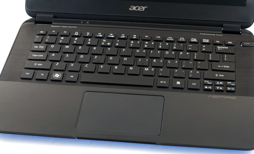 tastatura-trackpad Tastatura si traccpad-ul sunt OK, dar nu excelente