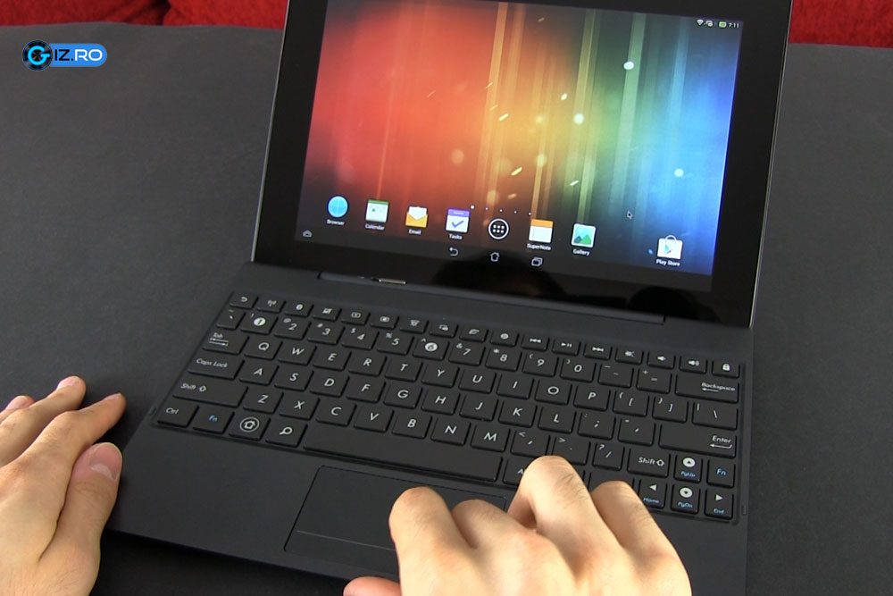 Asus transformer TF701T va fi disponibil cu sau fara docking station