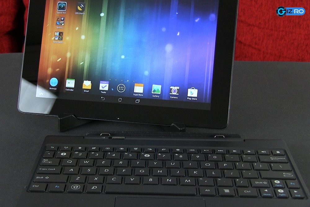 Autonomia tabletei creste cu 50% prin intermediul docking station-ului