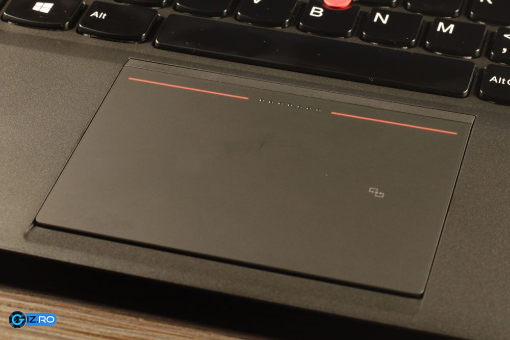 Trackpad-ul ultraportabilului Lenovo nu este tocmai usor de folosit