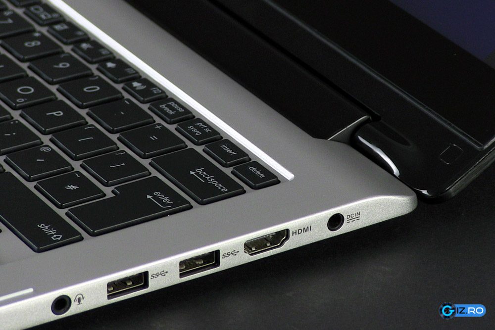 Ultrabook este destul de generos la capitolul porturi