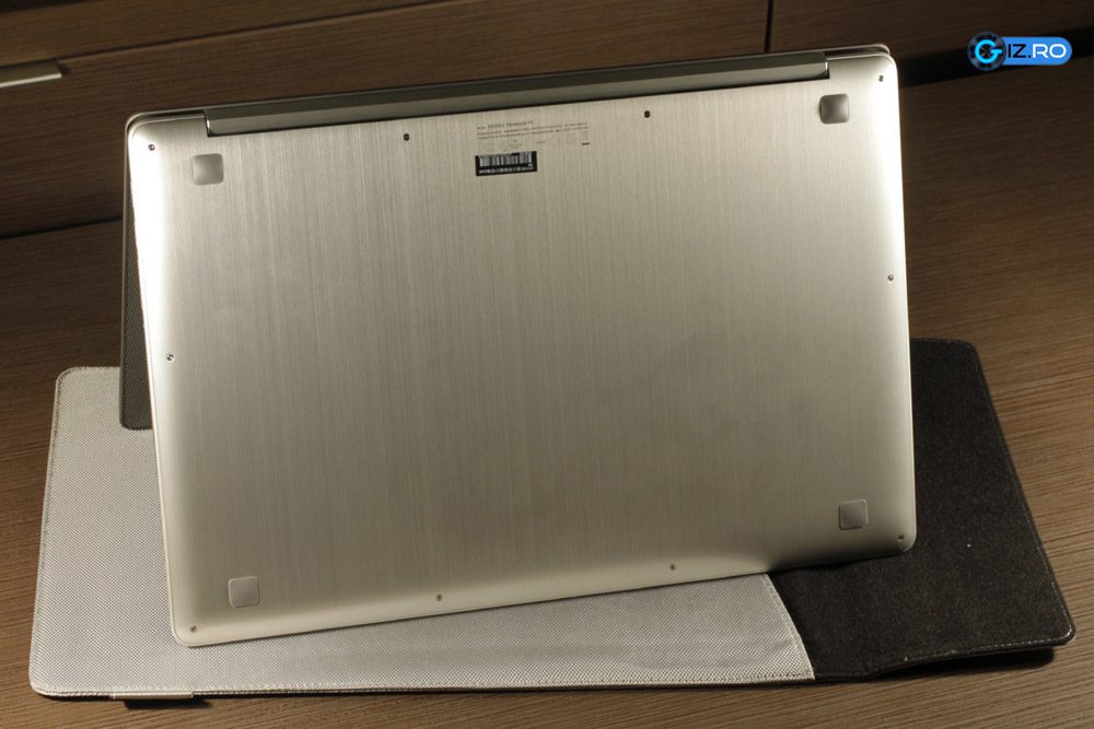 Spatele lui NX 500 se incalzeste puternic