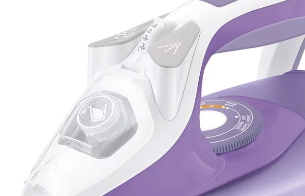 Analizeaza si ergonomia fierului de calcat in functie de amplasarea butoanelor