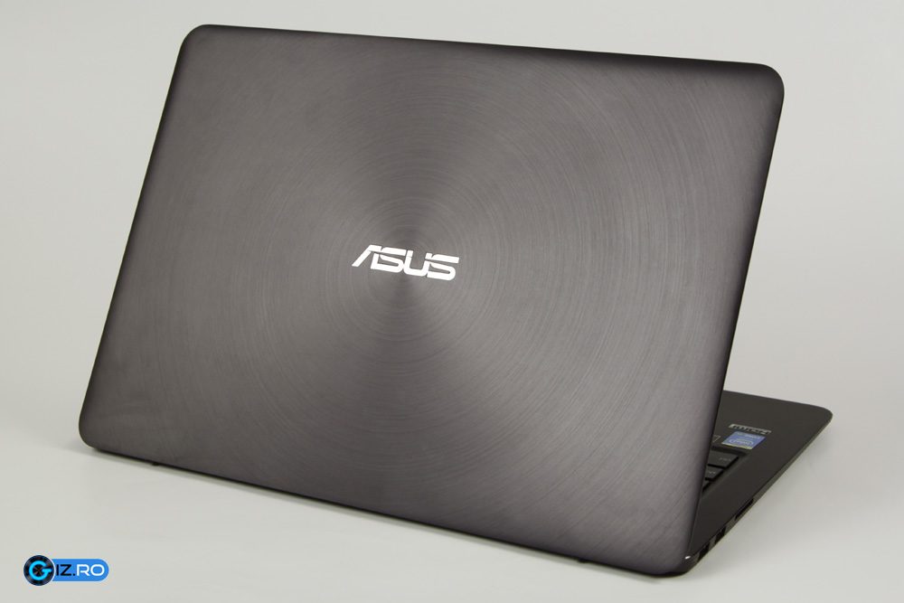 Asus UX305 este un laptop bun, dar nu lipsit de probleme