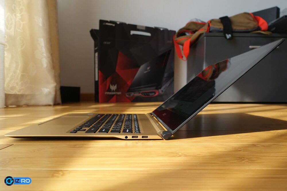 Acer Switch 7 impresioneaza prin grosimea mai mica de 10 mm