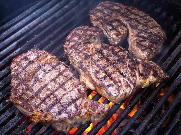 carne-pe-gratar