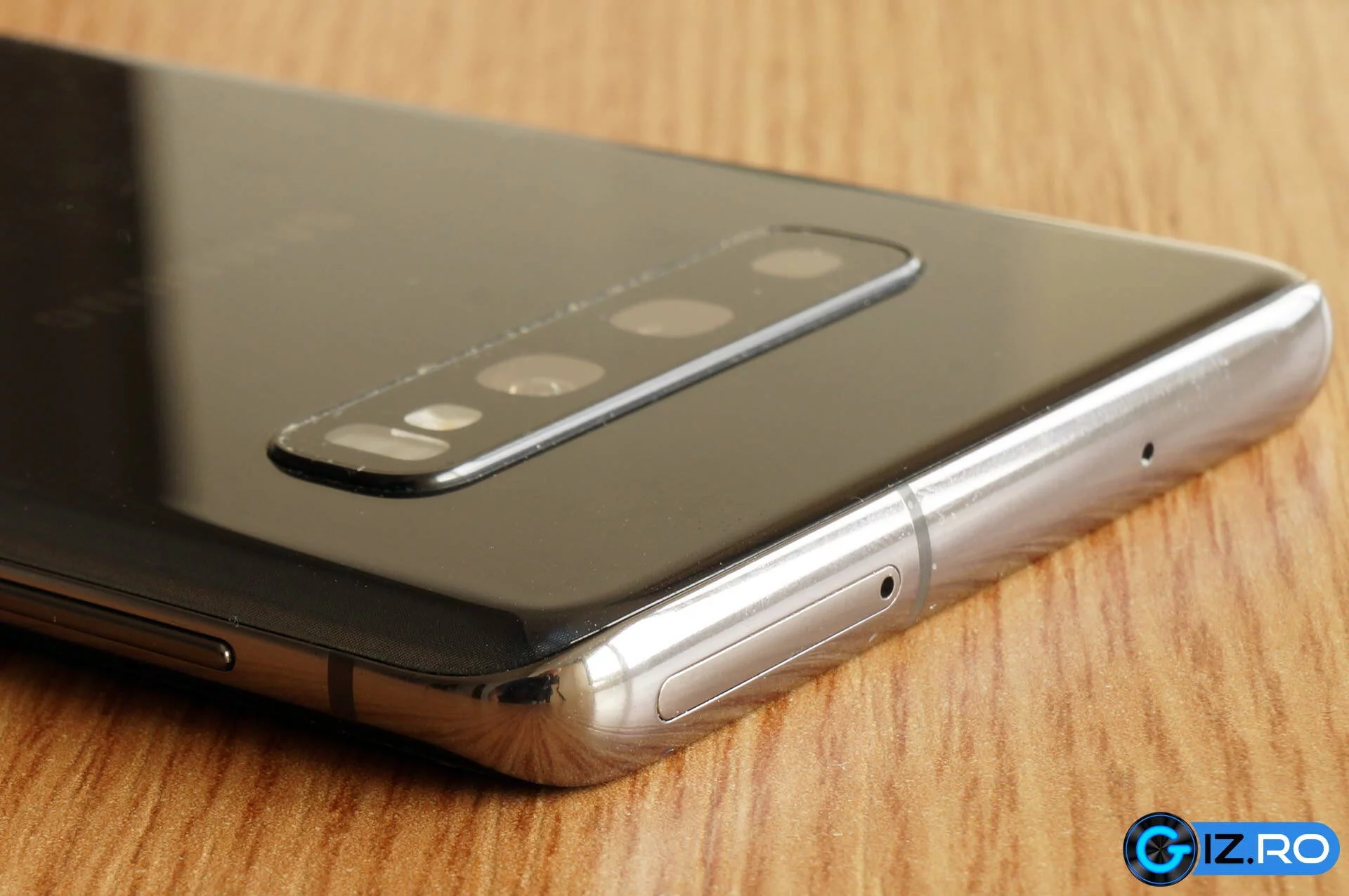 Samsung-Galaxy-S10_09