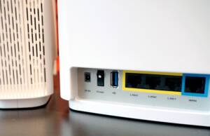 asus zenwifi ax xt8 porturi spate