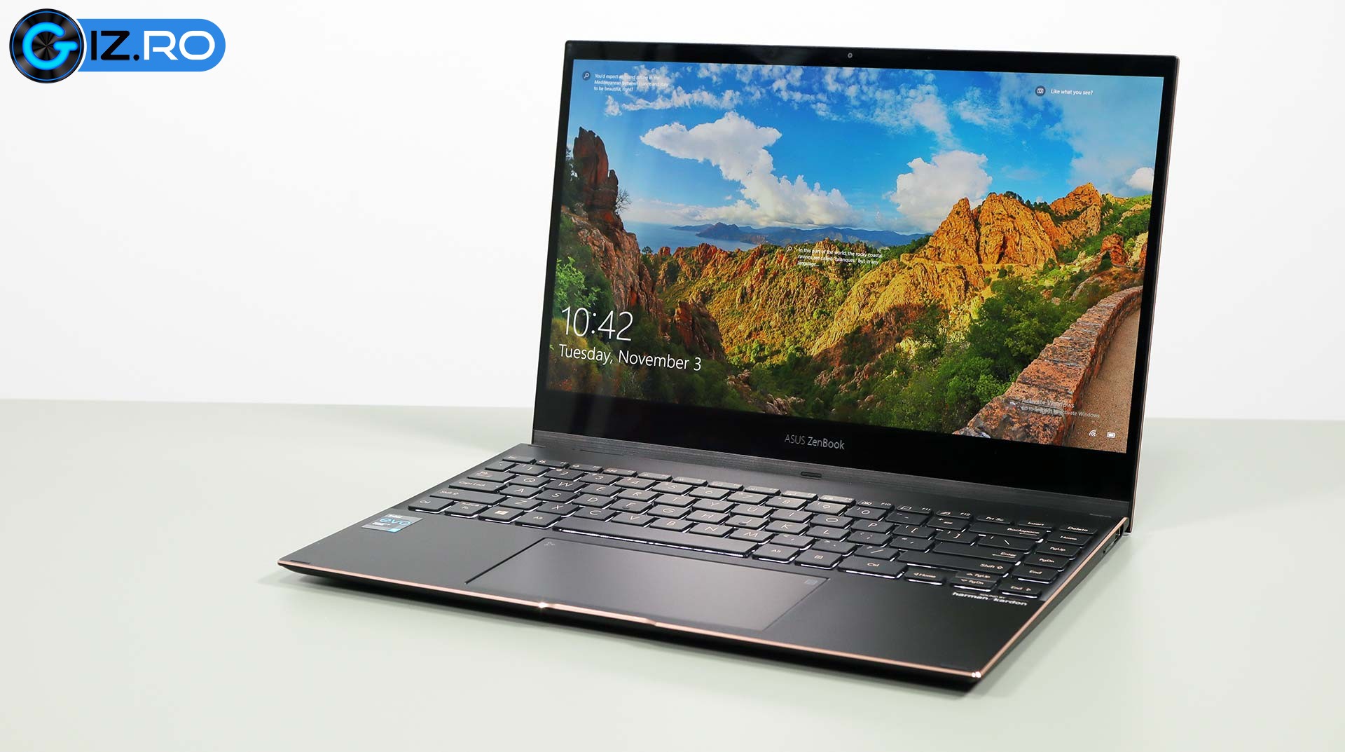 asus-zenbook-ux371-interior