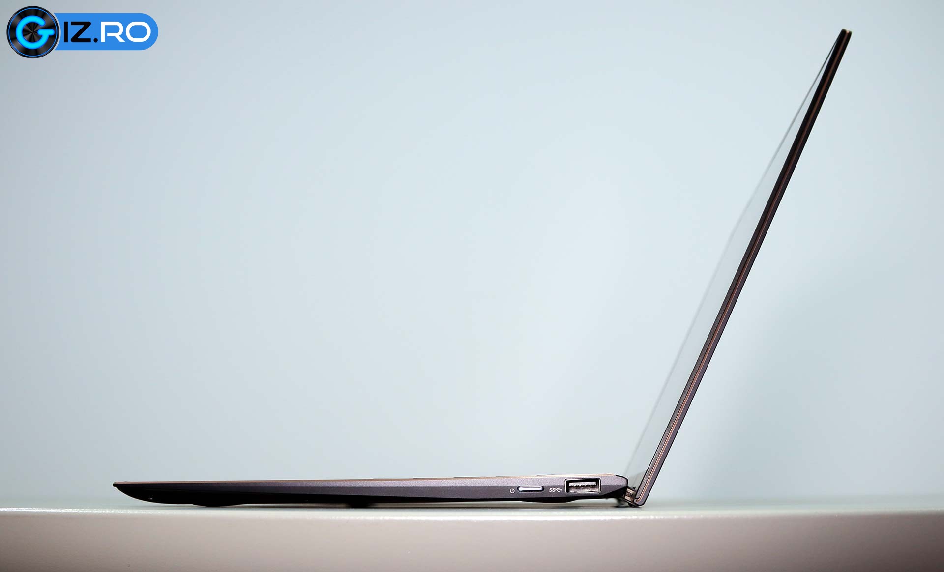 asus-zenbook-ux371-profile