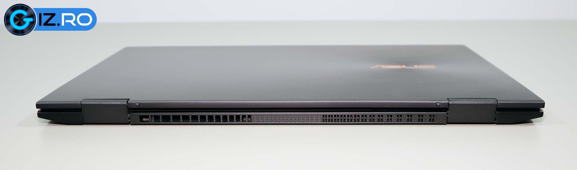asus-zenbook-ux371-sides-back