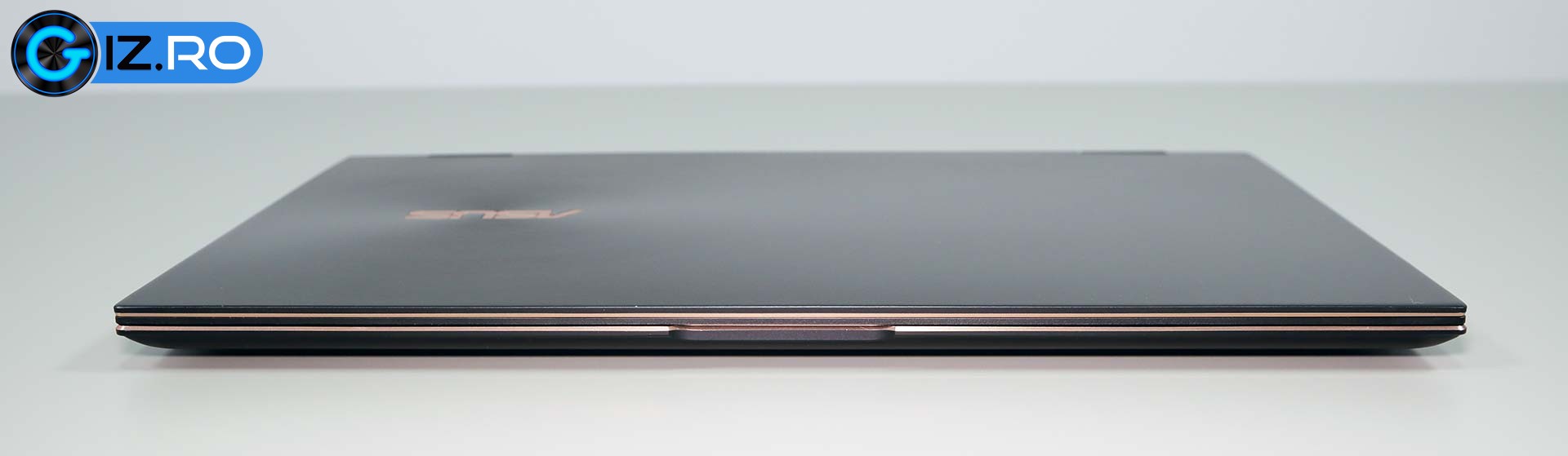 asus-zenbook-ux371-sides-front