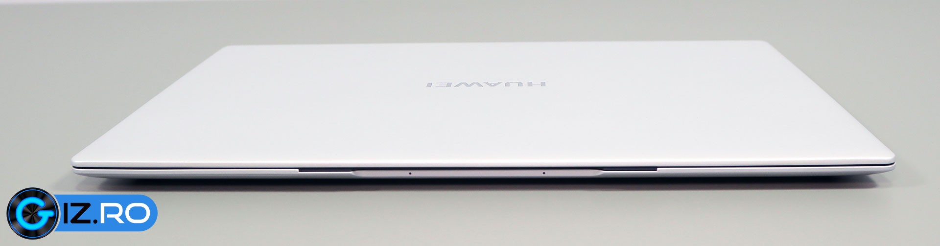 huawei-matebook-x-sides-front
