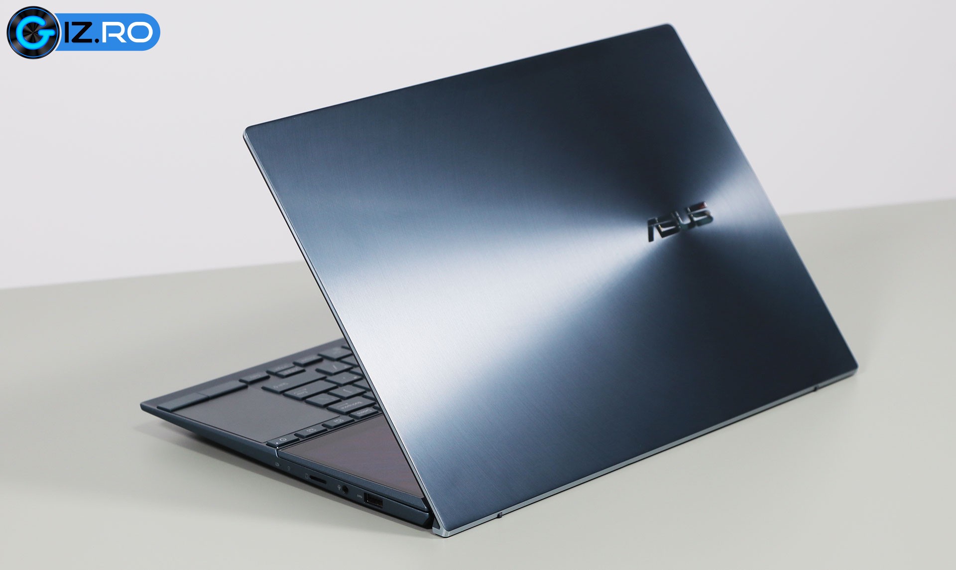 asus-zenbook-duo-14-exterior