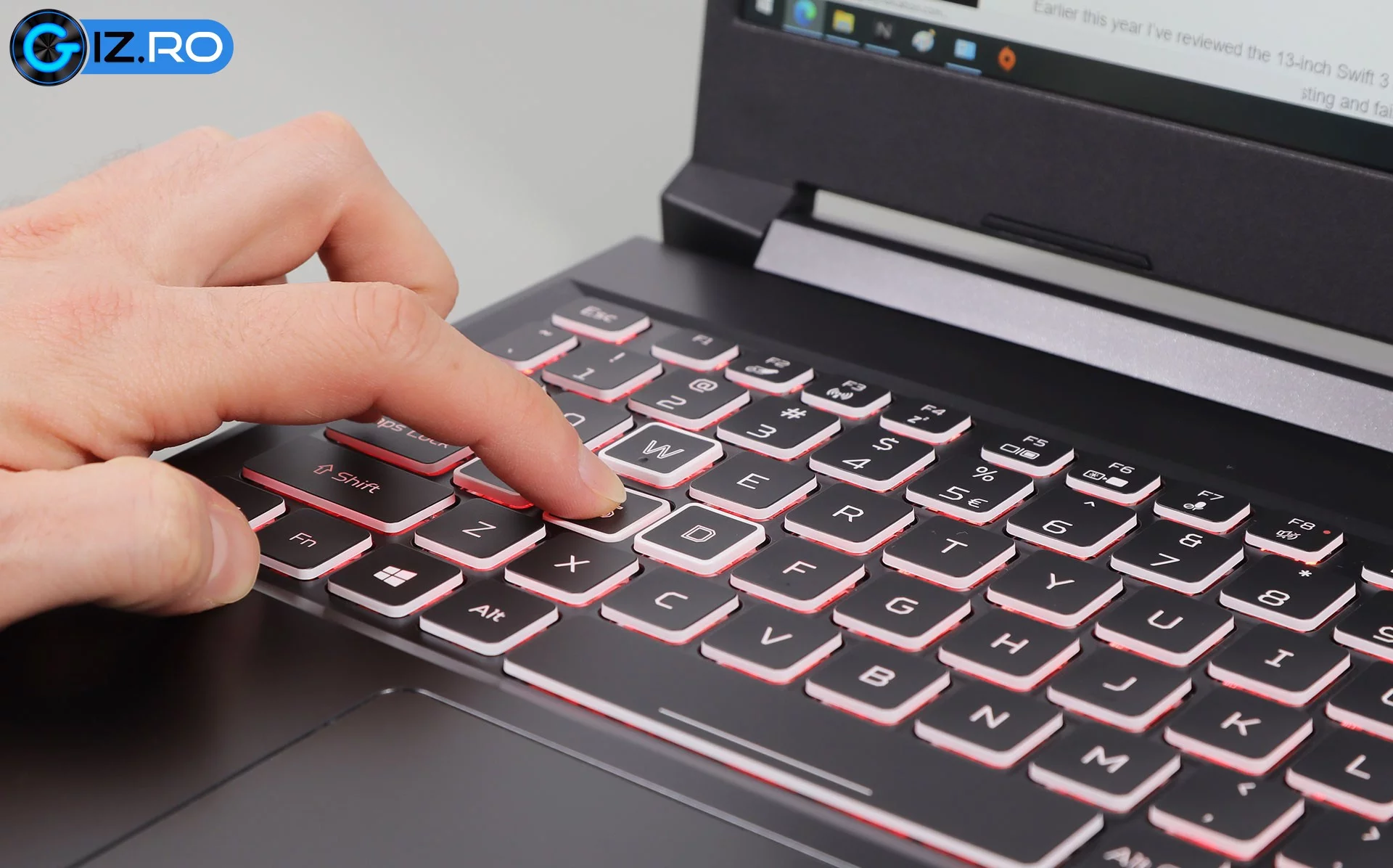 acer-nitro-5-2021-keyboard-click