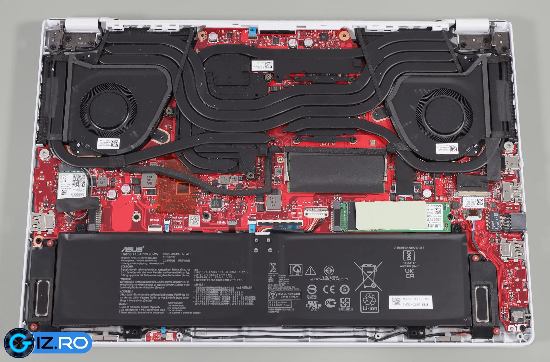 asus-rog-zephyrus-g15-interior