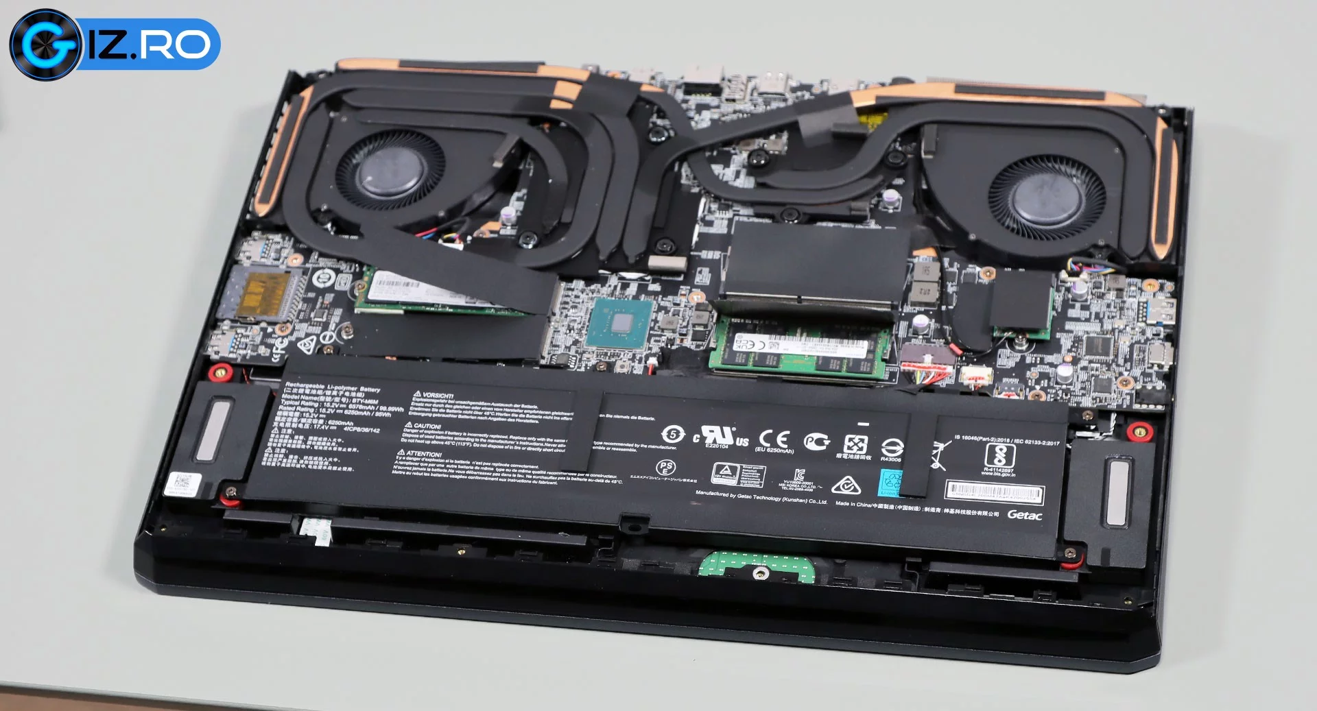 msi-ge76-raider-internals-speakers-battery