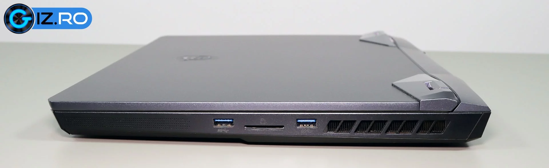msi-ge76-raider-sides-right