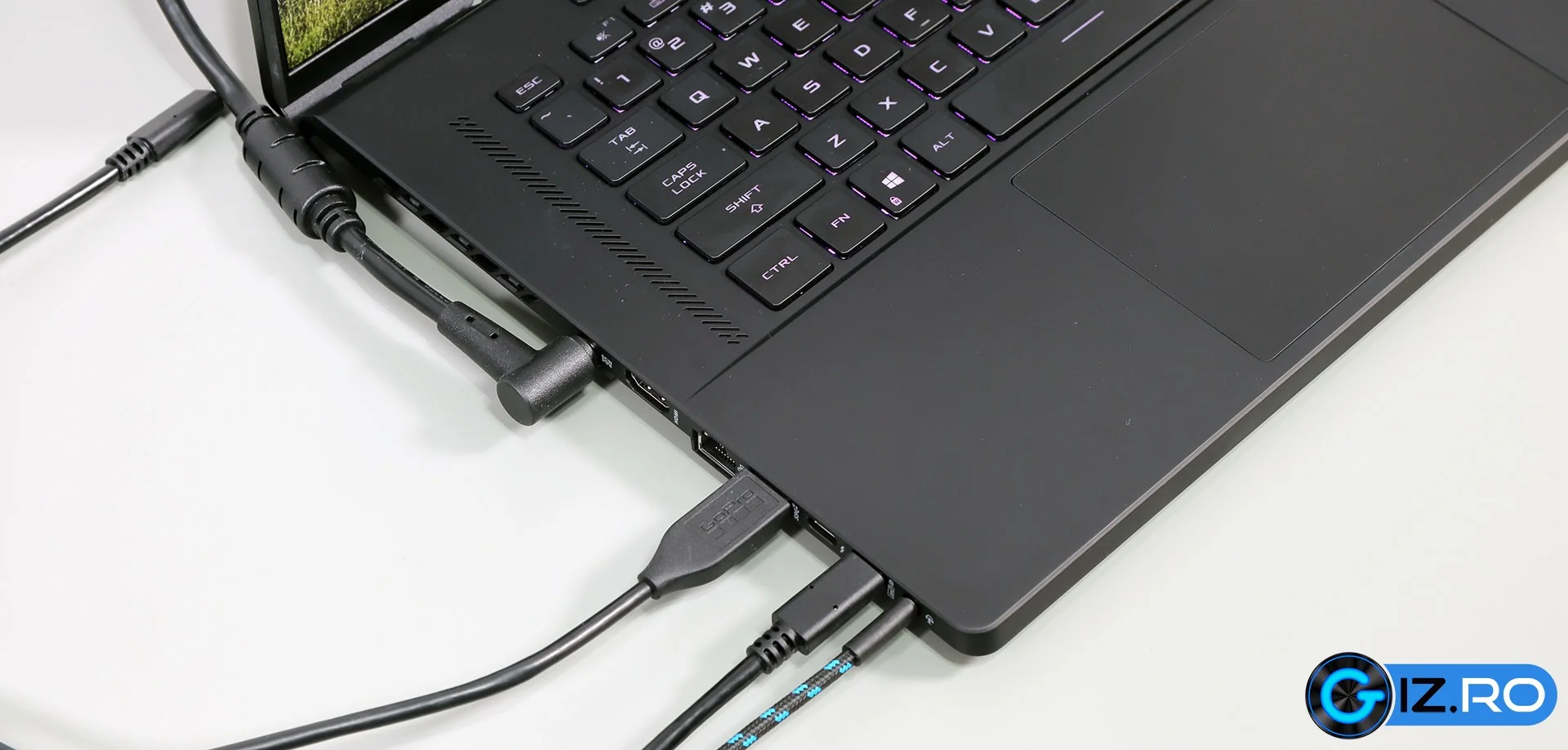 asus rog zephyrus m16 ports